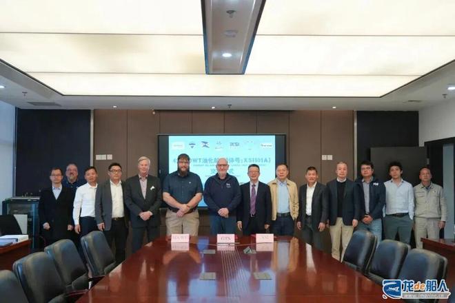 攻克多项核心技术难关这艘高端油化船交付